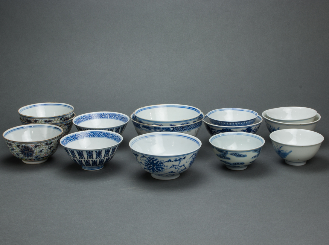 GROUP OF CHINESE UNDERGLAZE BLUE 3a10d6
