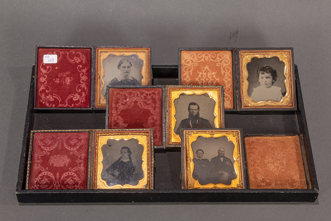 FIVE TINTYPE OR DAGUERREOTYPE PORTRAITS 3a1105