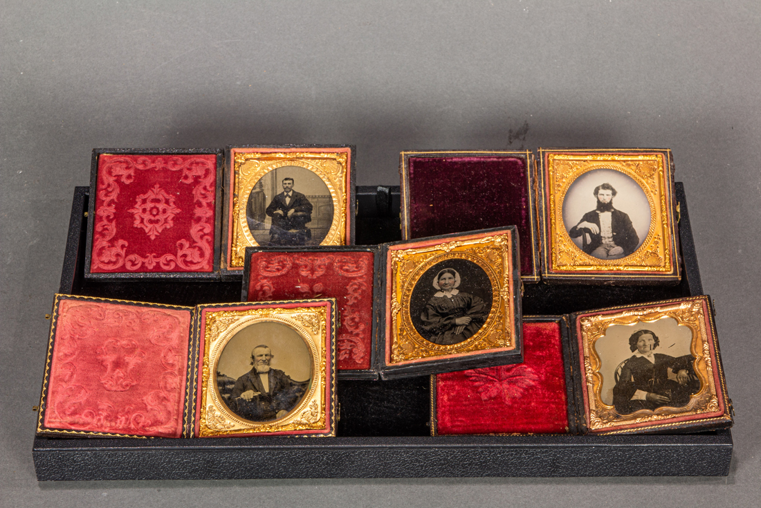 FIVE TINTYPE OR DAGUERREOTYPE PORTRAITS 3a1107