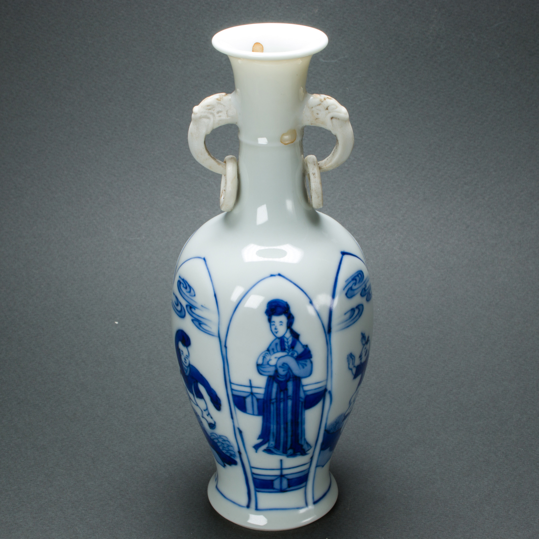 CHINESE UNDERGLAZE BLUE HANDLED