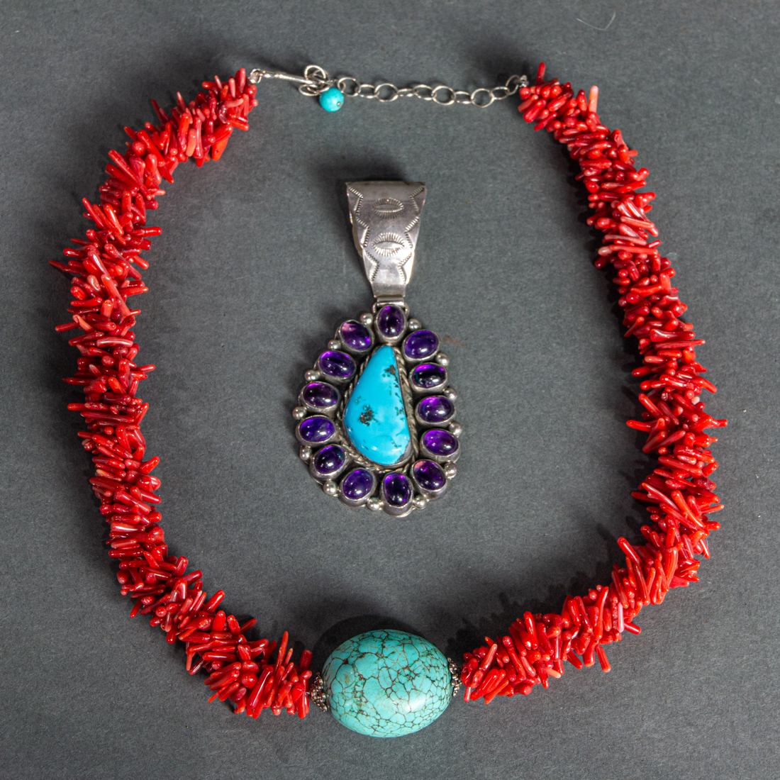 CORAL NECKLACE MOUNTED WITH A TURQUOISE 3a1440