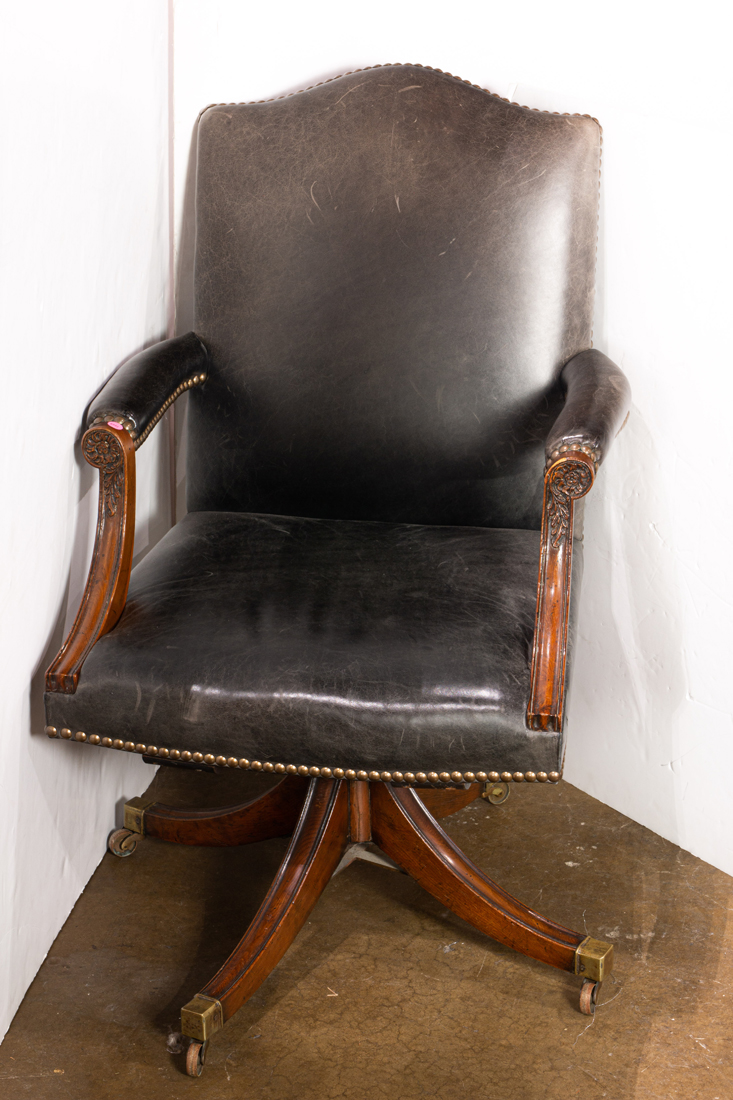 CHESTERFIELD STYLE OFFICE CHAIR