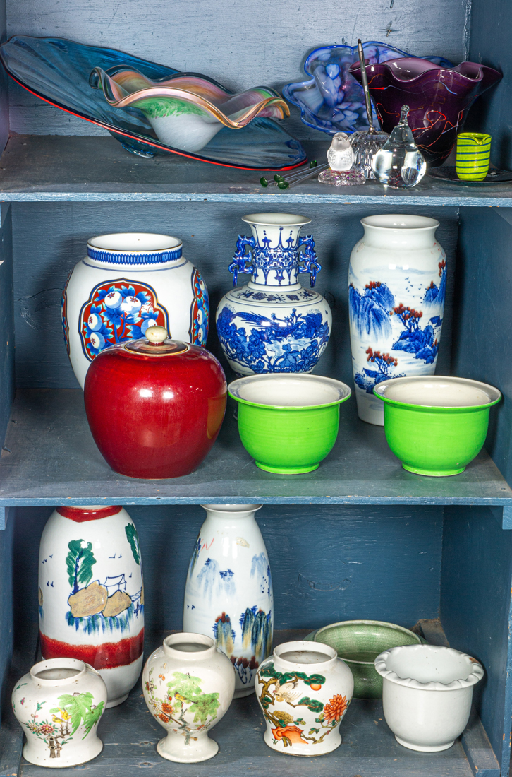 TWO SHELVES OF MOSTLY CHINESE CERAMIC 3a14ca