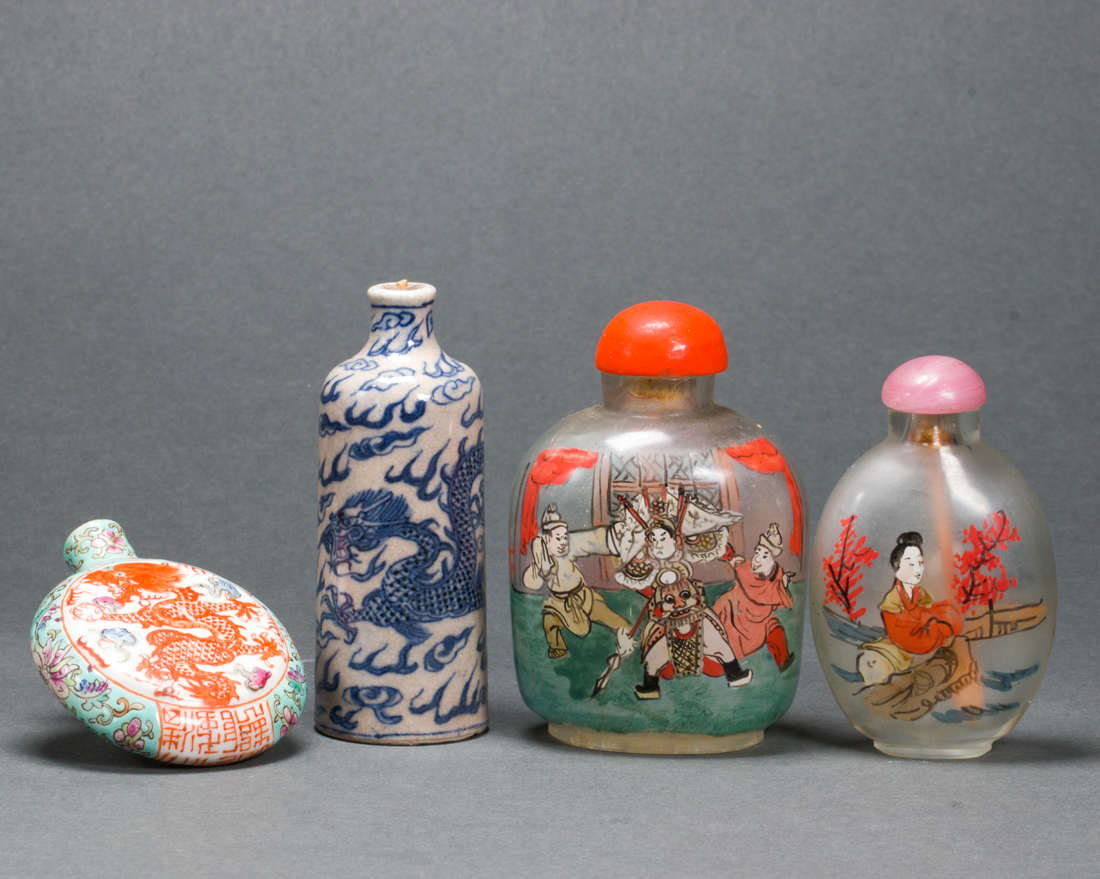 FOUR CHINESE SNUFF BOTTLES Four 3a14e2