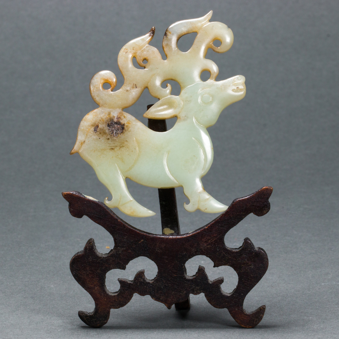 CHINESE CELADON JADE STAG PENDANT 3a1501