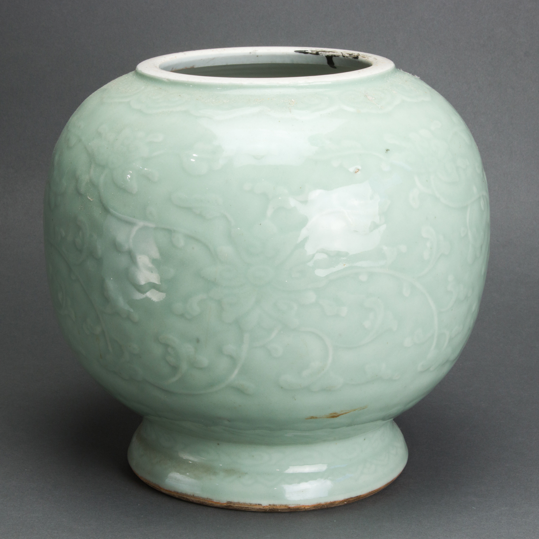 CHINESE CELADON VASE WITH RUYI 3a1522