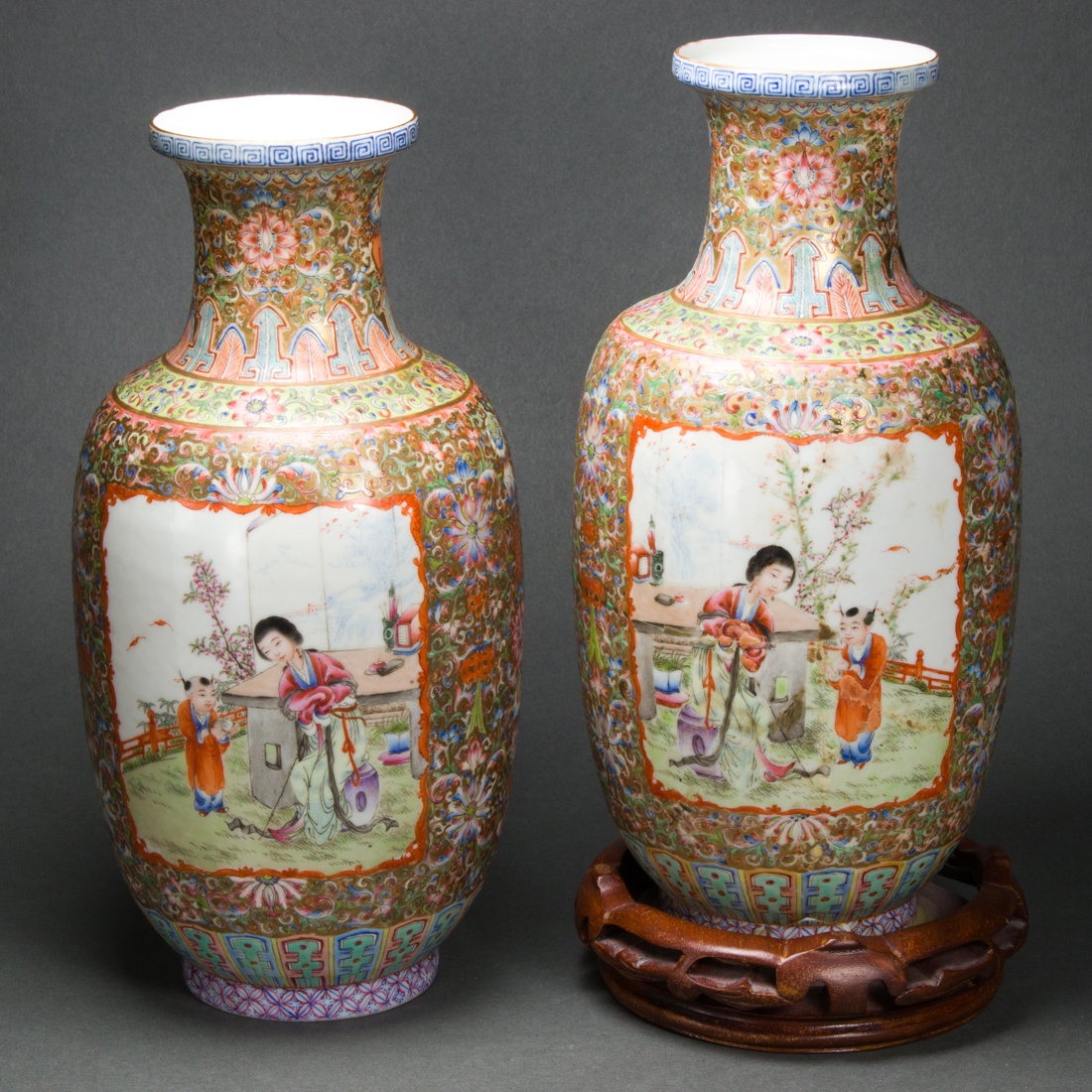 PAIR OF CHINESE FAMILLE ROSE EGGSHELL 3a1523