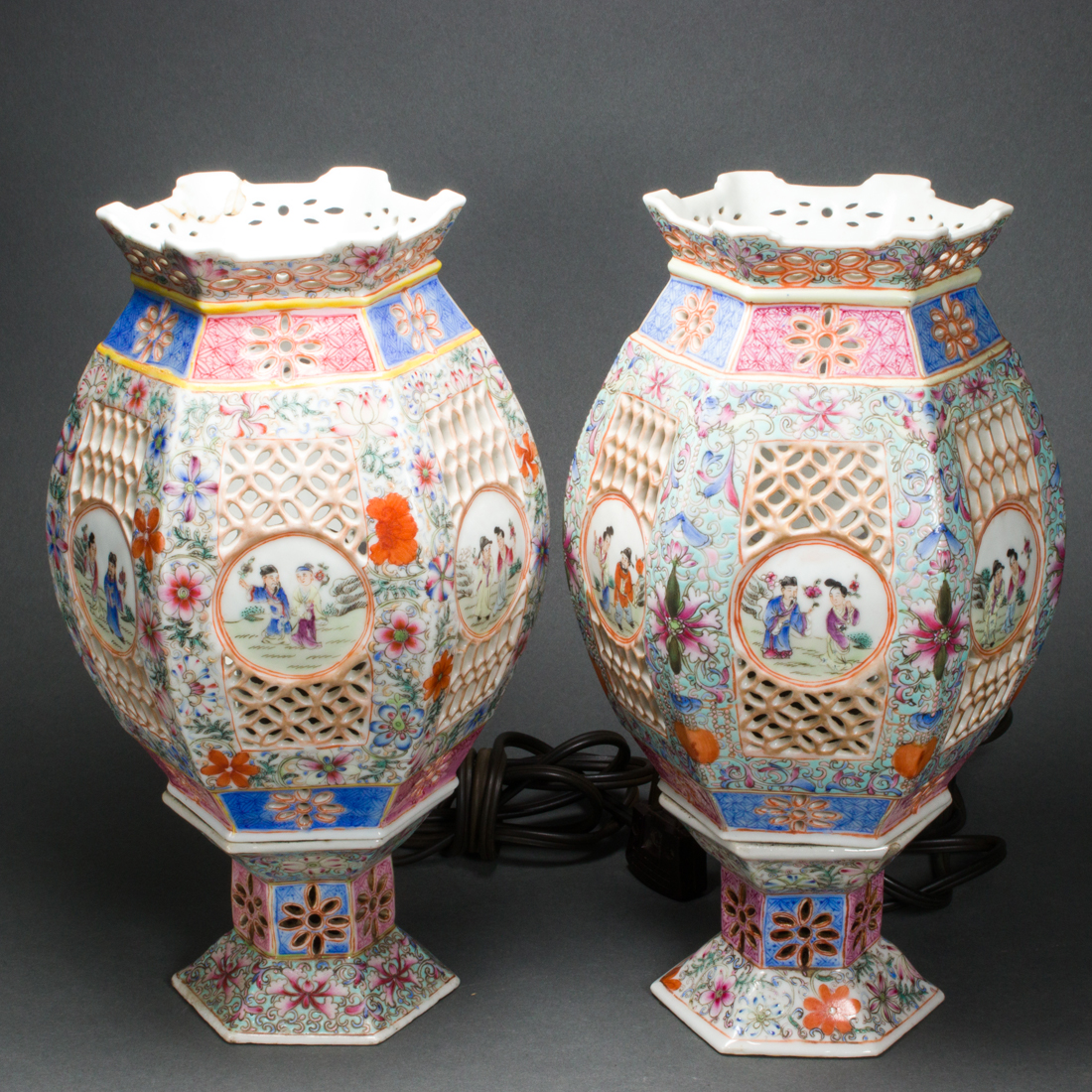 PAIR OF CHINESE FAMILLE ROSE LANTERNS 3a1524