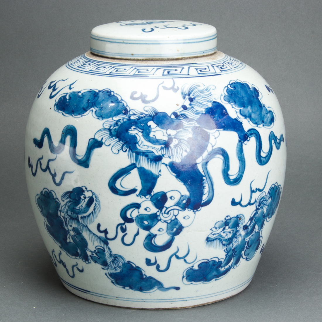 CHINESE UNDERGLAZE BLUE JAR Chinese 3a1534