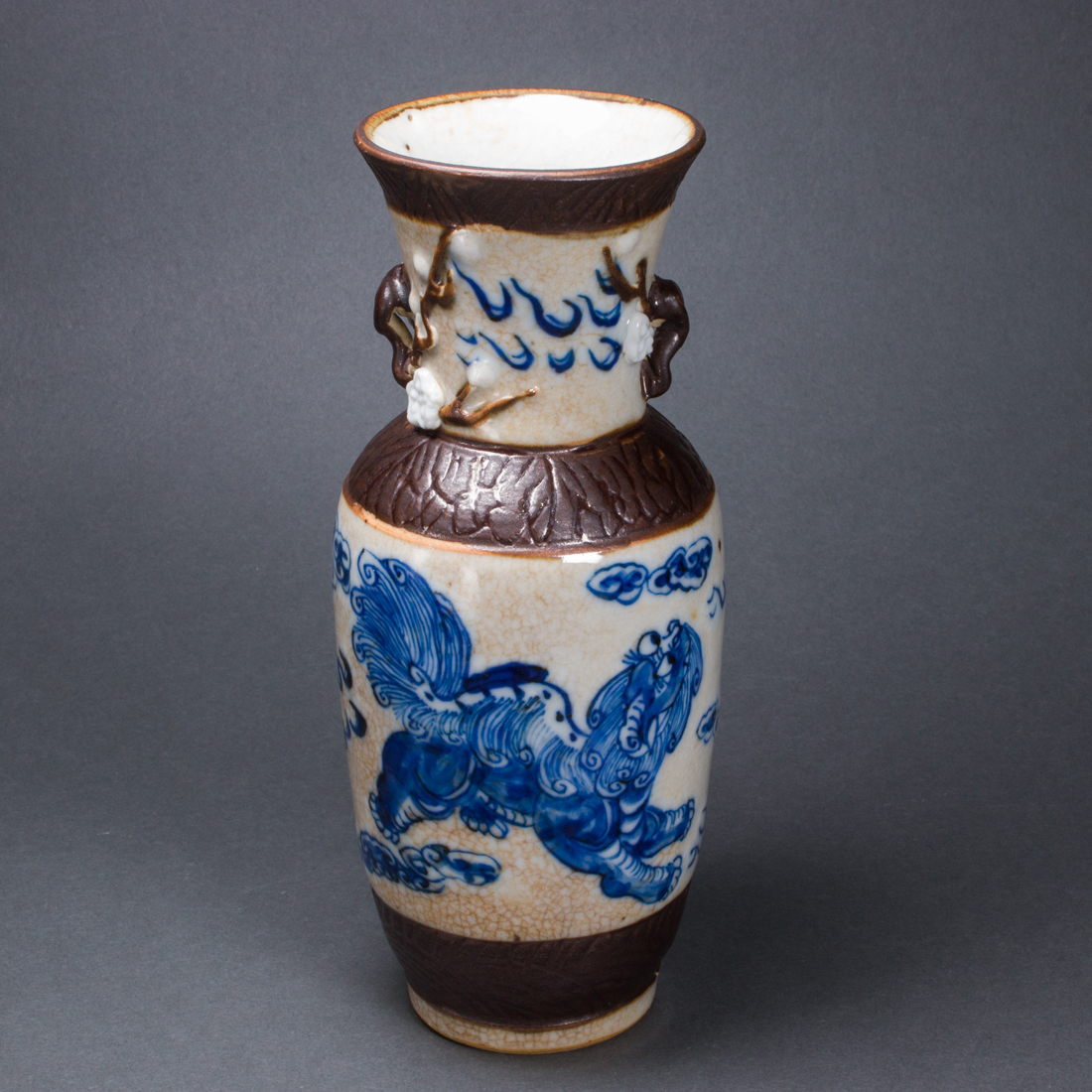 CHINESE UNDERGLAZE BLUE AND CRACKLED 3a1537