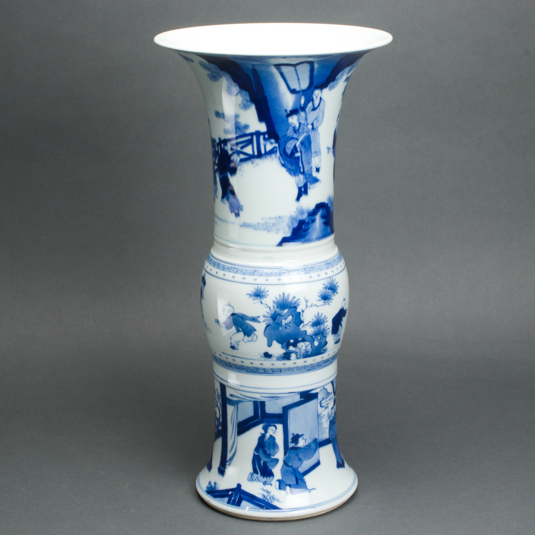 CHINESE UNDERGLAZE BLUE TRUMPET 3a153d