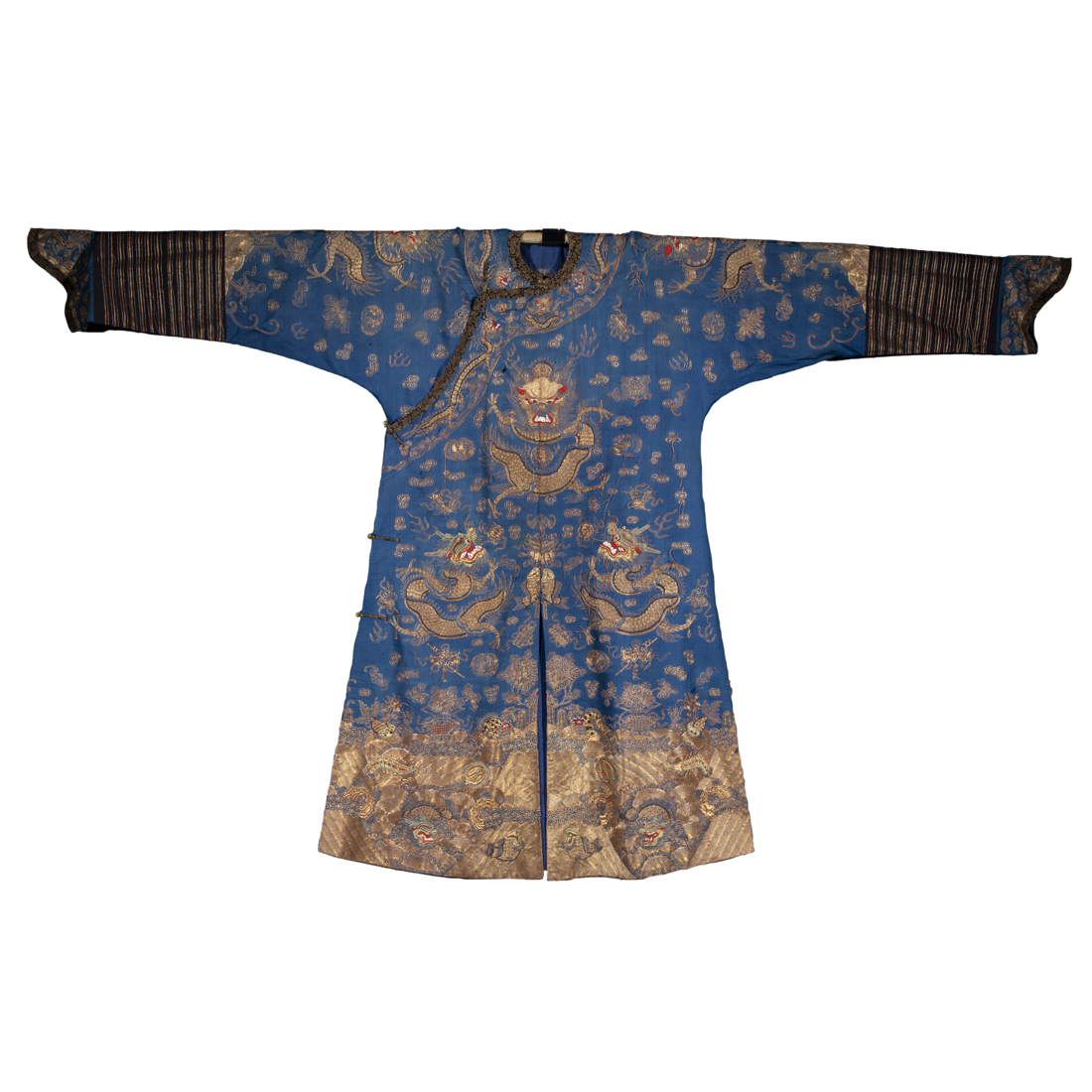 CHINESE EMBROIDERED BLUE GROUND 3a1585