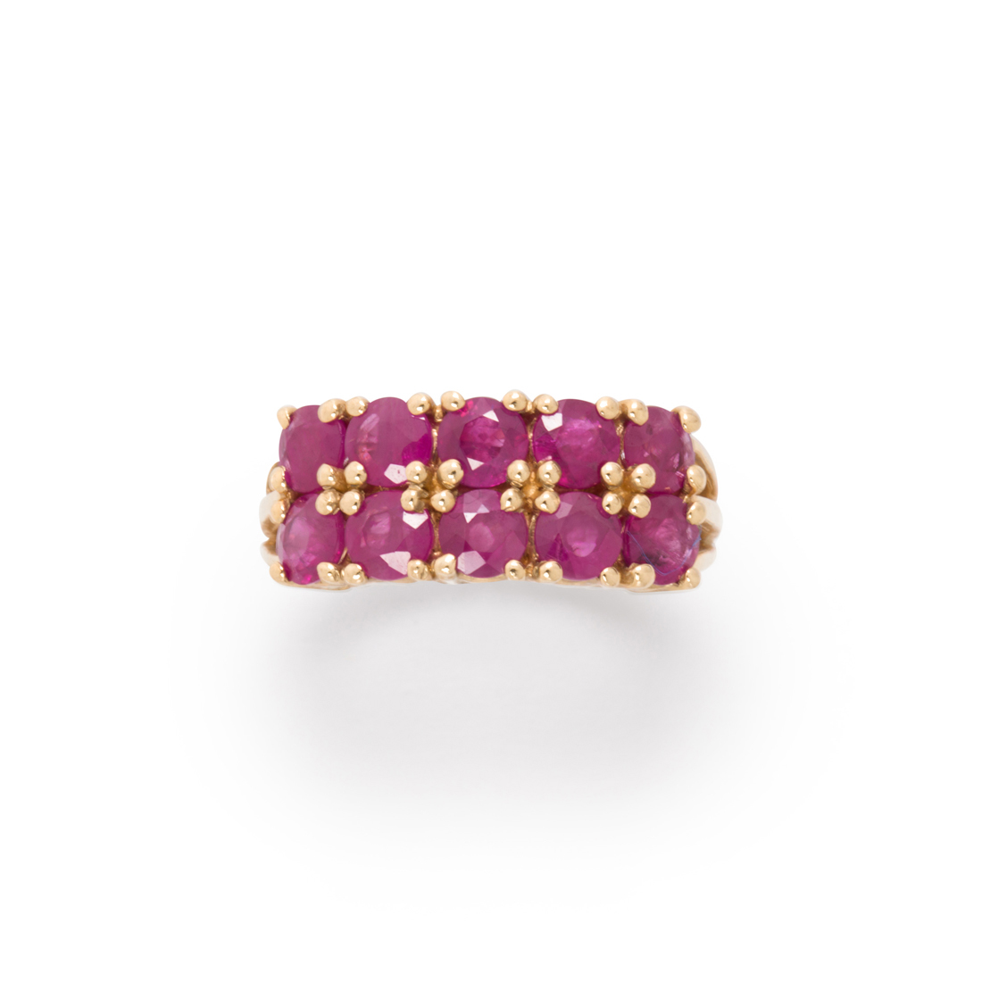 A RUBY AND TEN KARAT GOLD RING 3a1850