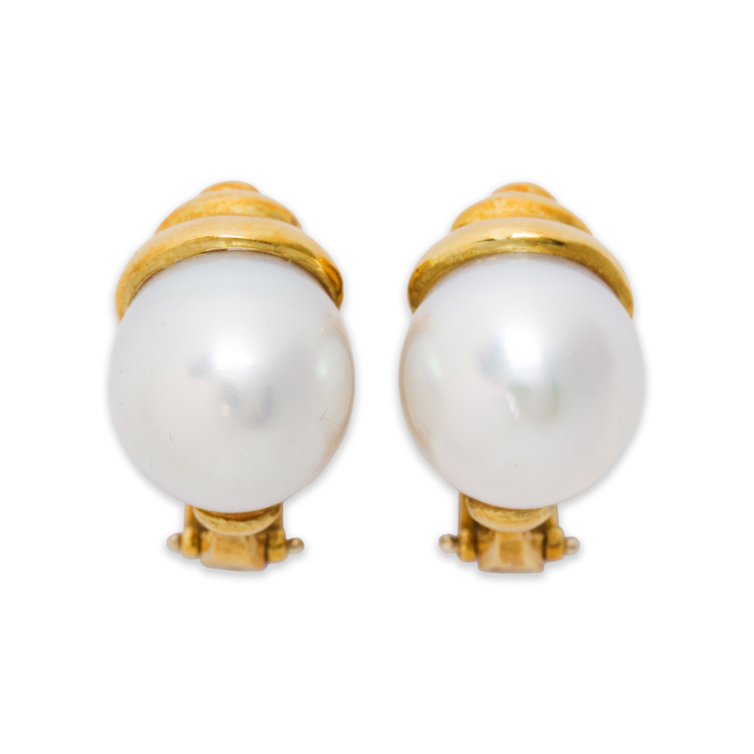 A PAIR OF SOUTH SEA PEARL AND EIGHTEEN 3a186c