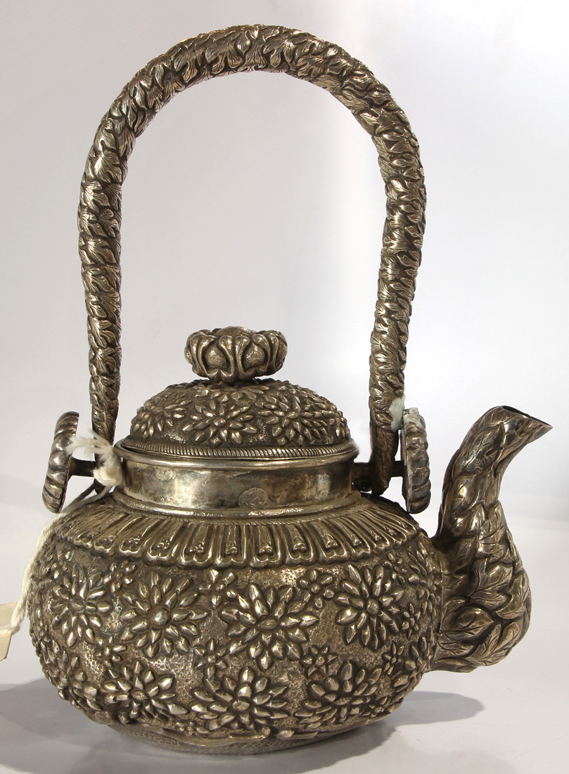 A CHINESE SILVER TEAPOT A Chinese