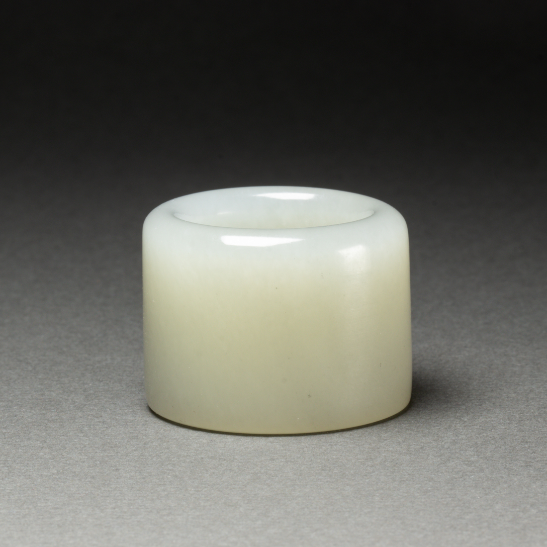 CHINESE WHITE JADE ARCHER S RING 3a1d9c