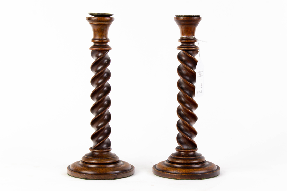 PAIR OF ENGLISH STYLE CARVED BARLEY