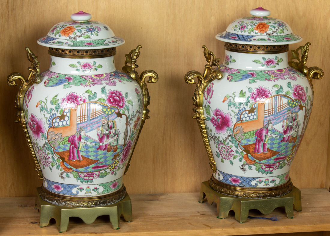 PAIR OF CHINESE EXPORT STYLE FAMILLE 3a1f3f