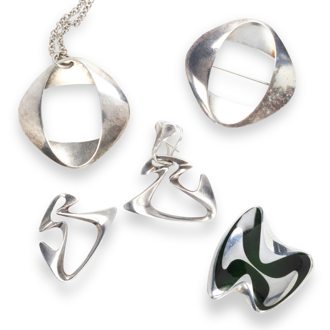 A GROUP OF STERLING SILVER JEWELRY  3a2058