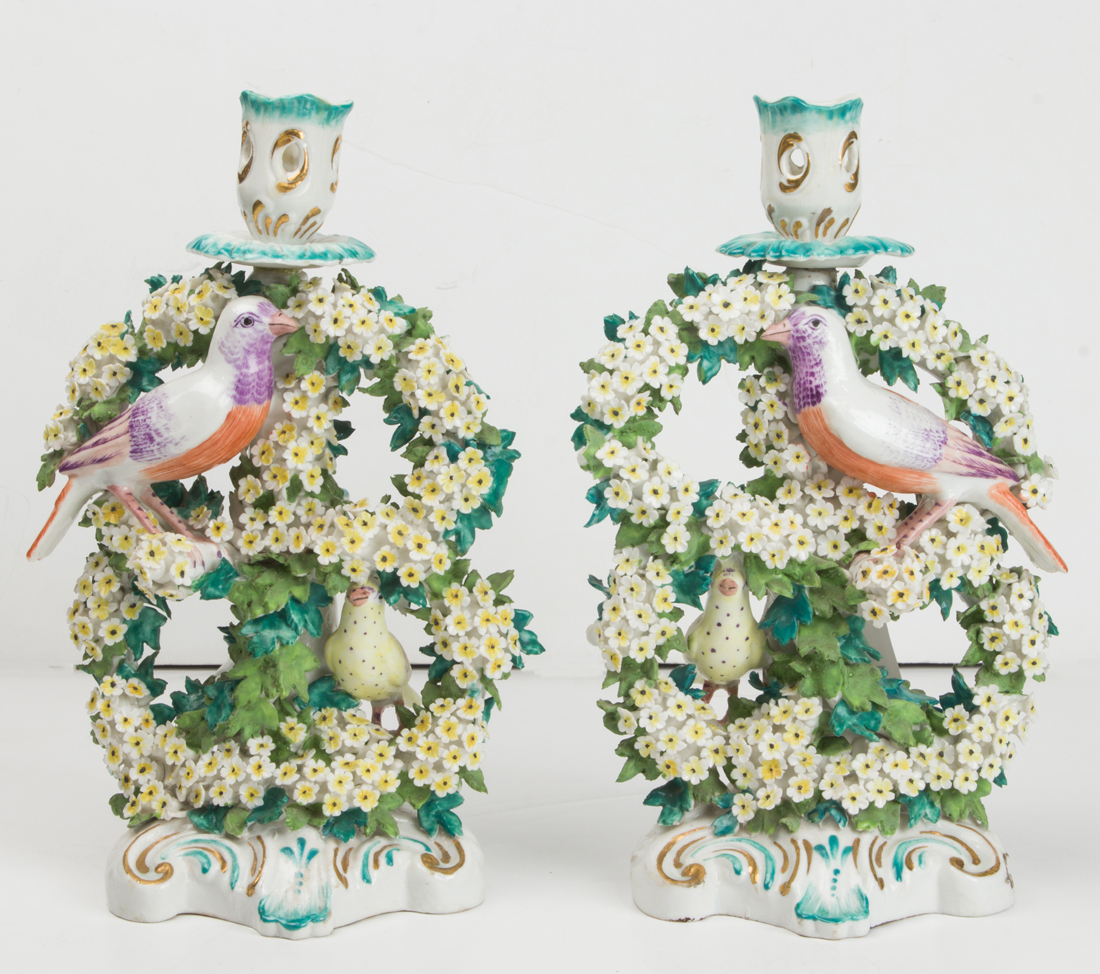 A PAIR OF CONTINENTAL PORCELAIN