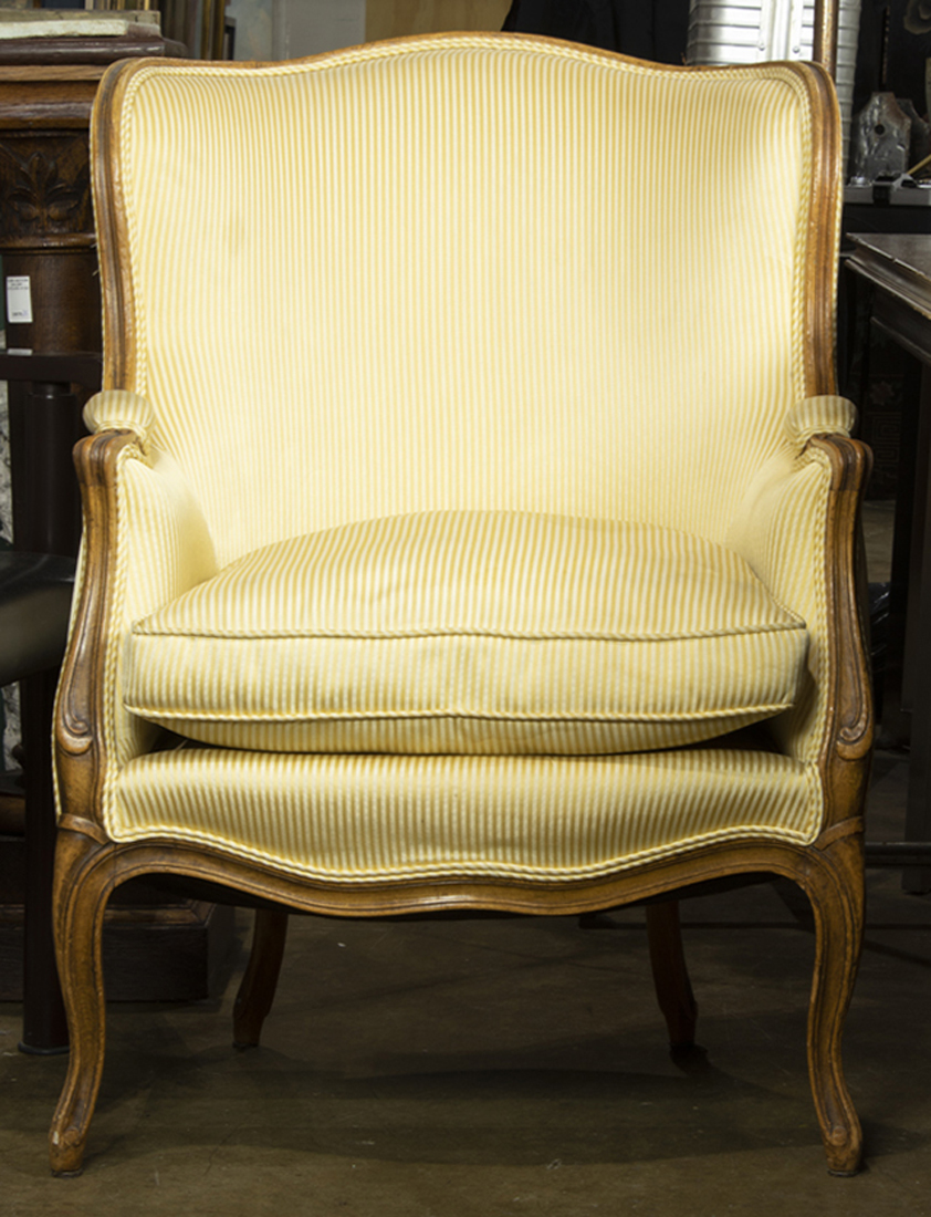 LOUIS XV STYLE UPHOLSTERED ARMCHAIR 3a21bc