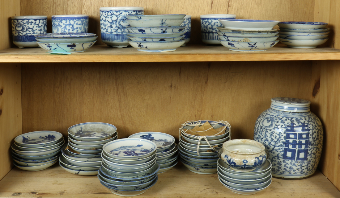 TWO SHELVES OF CHINESE BLUE AND