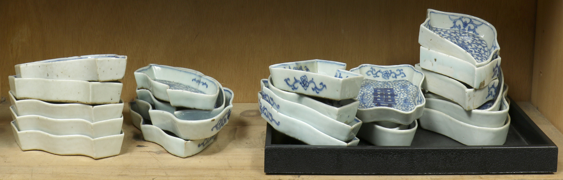 GROUP OF CHINESE BLUE AND WHITE