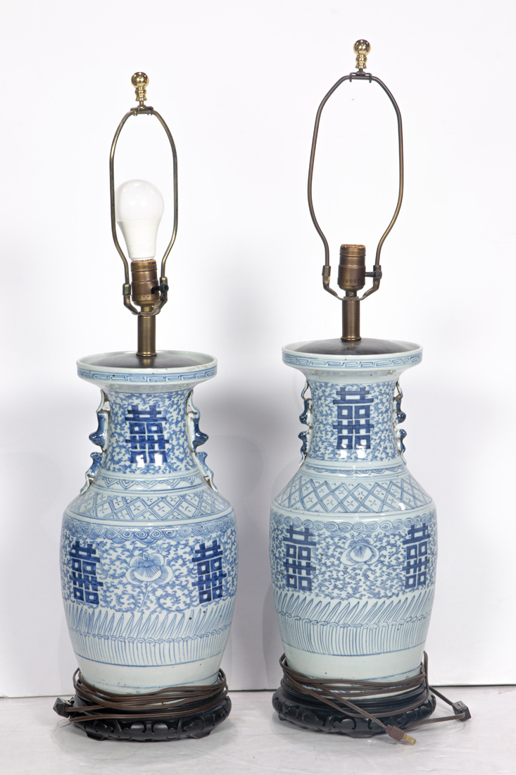 PAIR OF CHINESE BLUE AND WHITE 3a221d