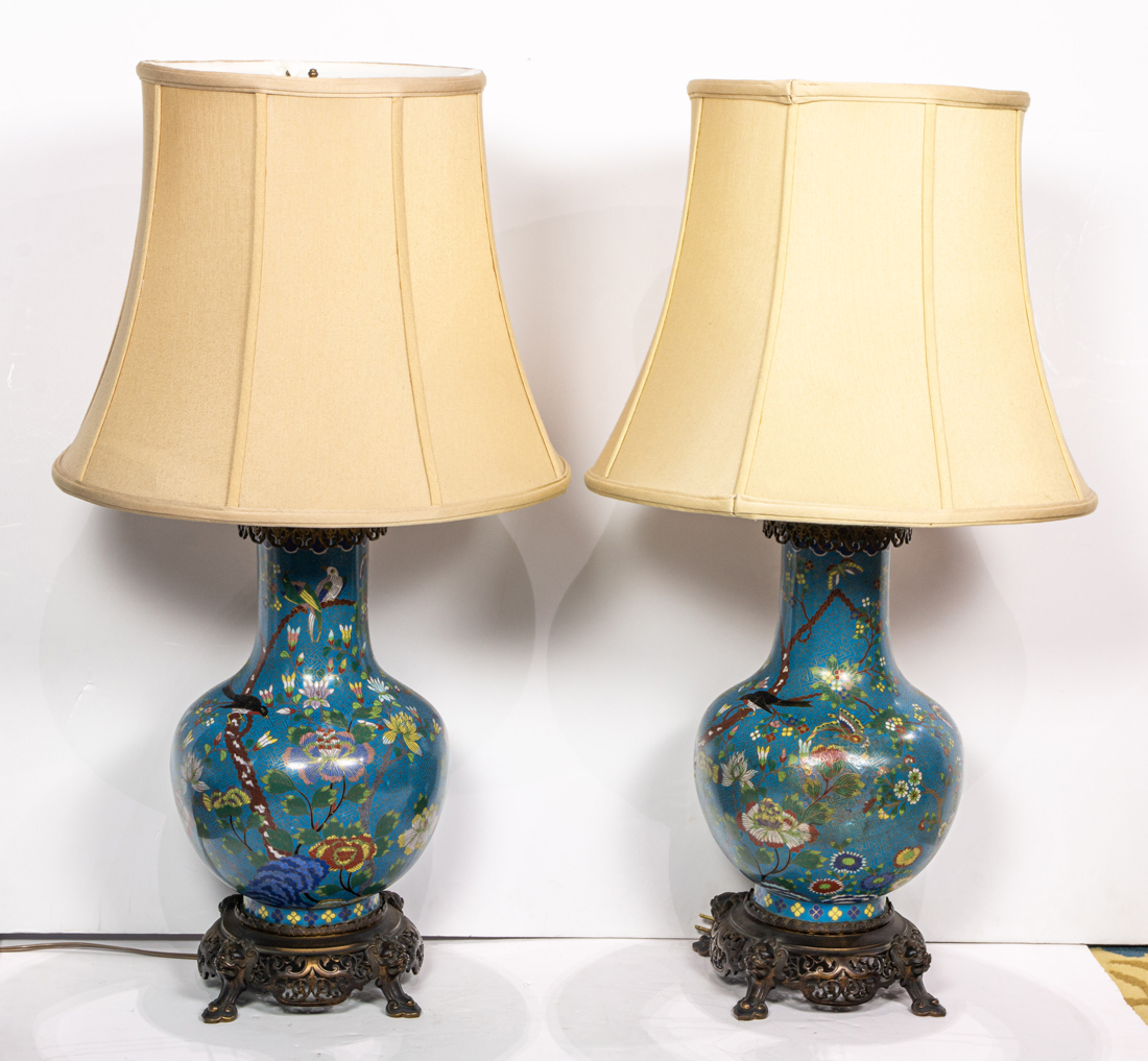 PAIR OF CHINESE CLOISONNE GLOBULAR 3a221f