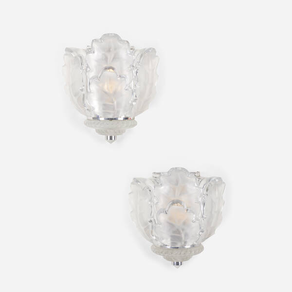 Lalique. Chêne sconces, pair.