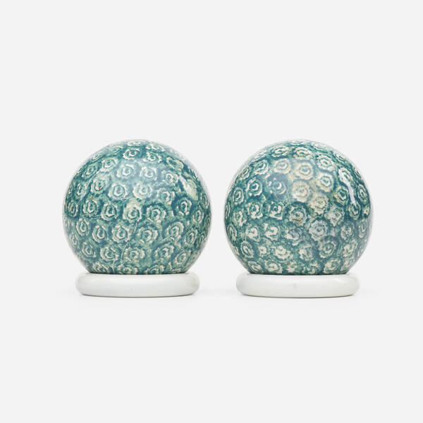 Victorian carpet balls pair  3a0717