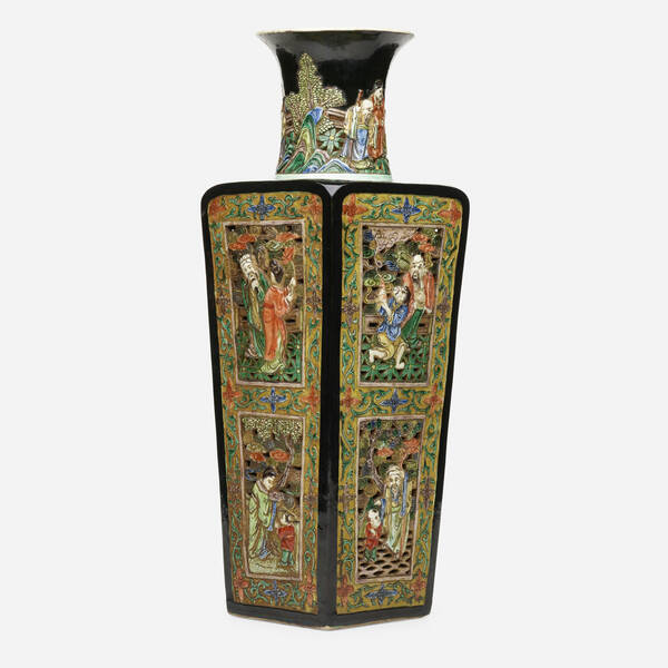 Chinese Famille Verte molded vase  3a0a02