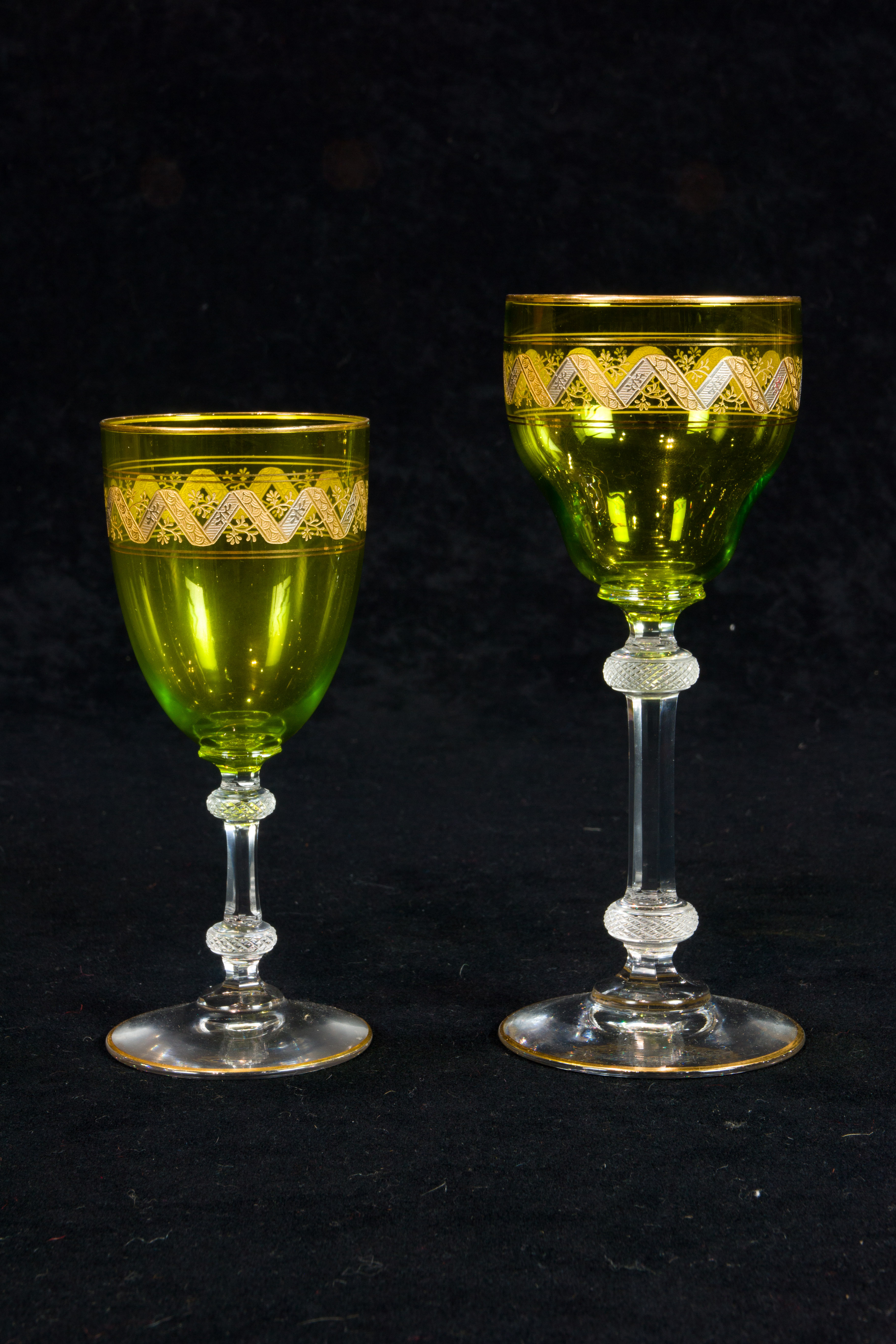 CONTINENTAL SILVERED AND GILT DECORATED 3a341b