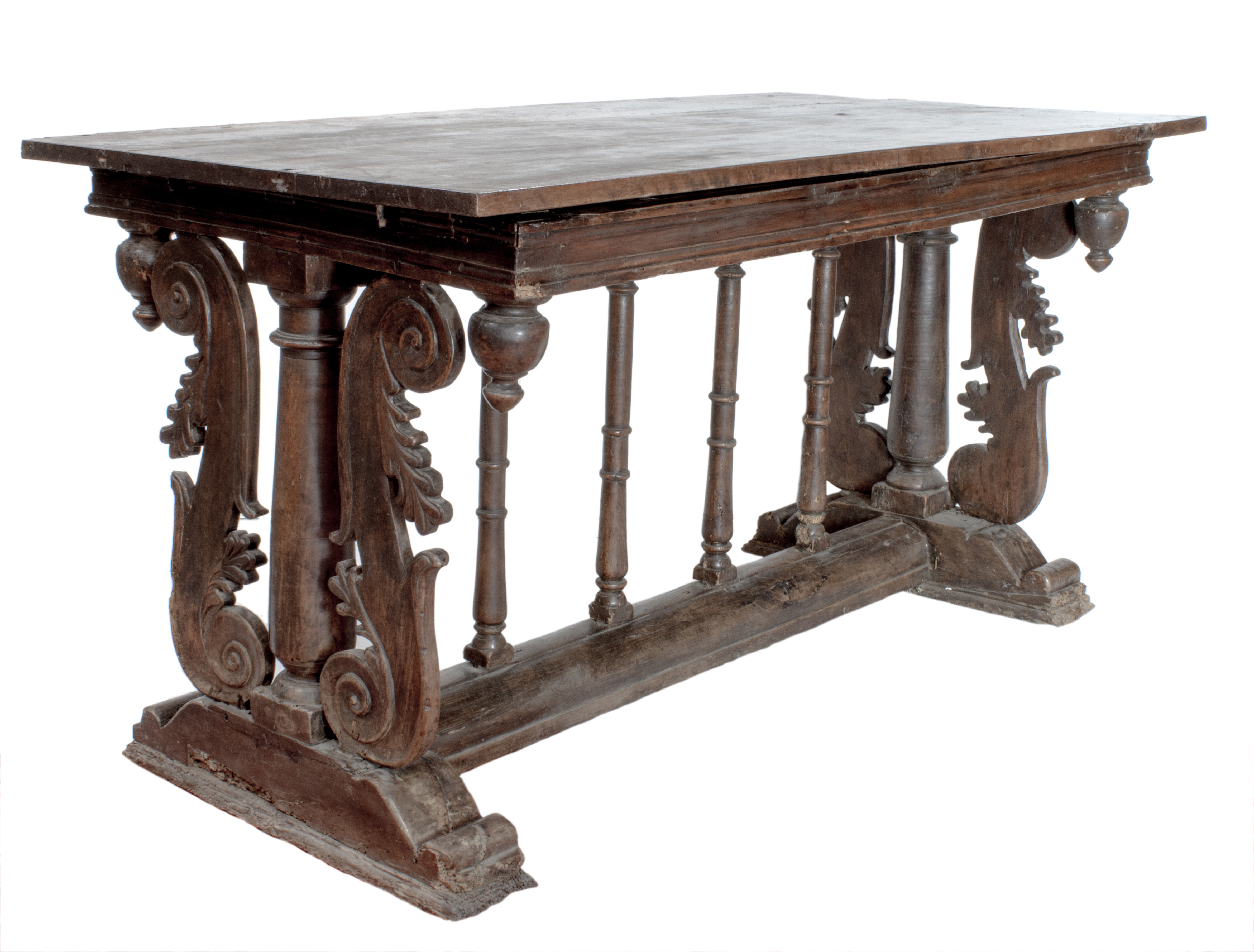 AN ITALIAN RENAISSANCE PERIOD WALNUT 3a3464