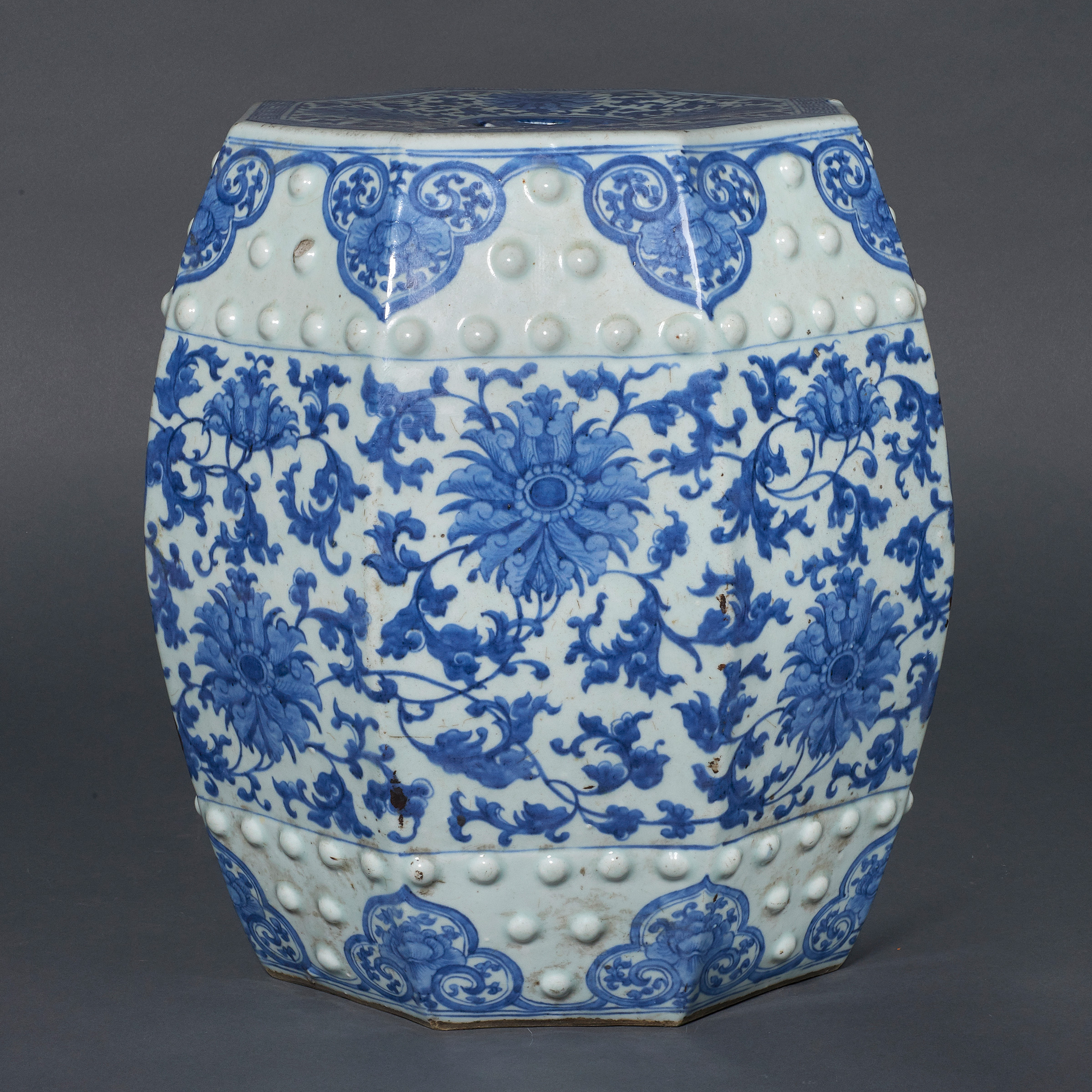 CHINESE BLUE AND WHITE GARDEN STOOL 3a3560