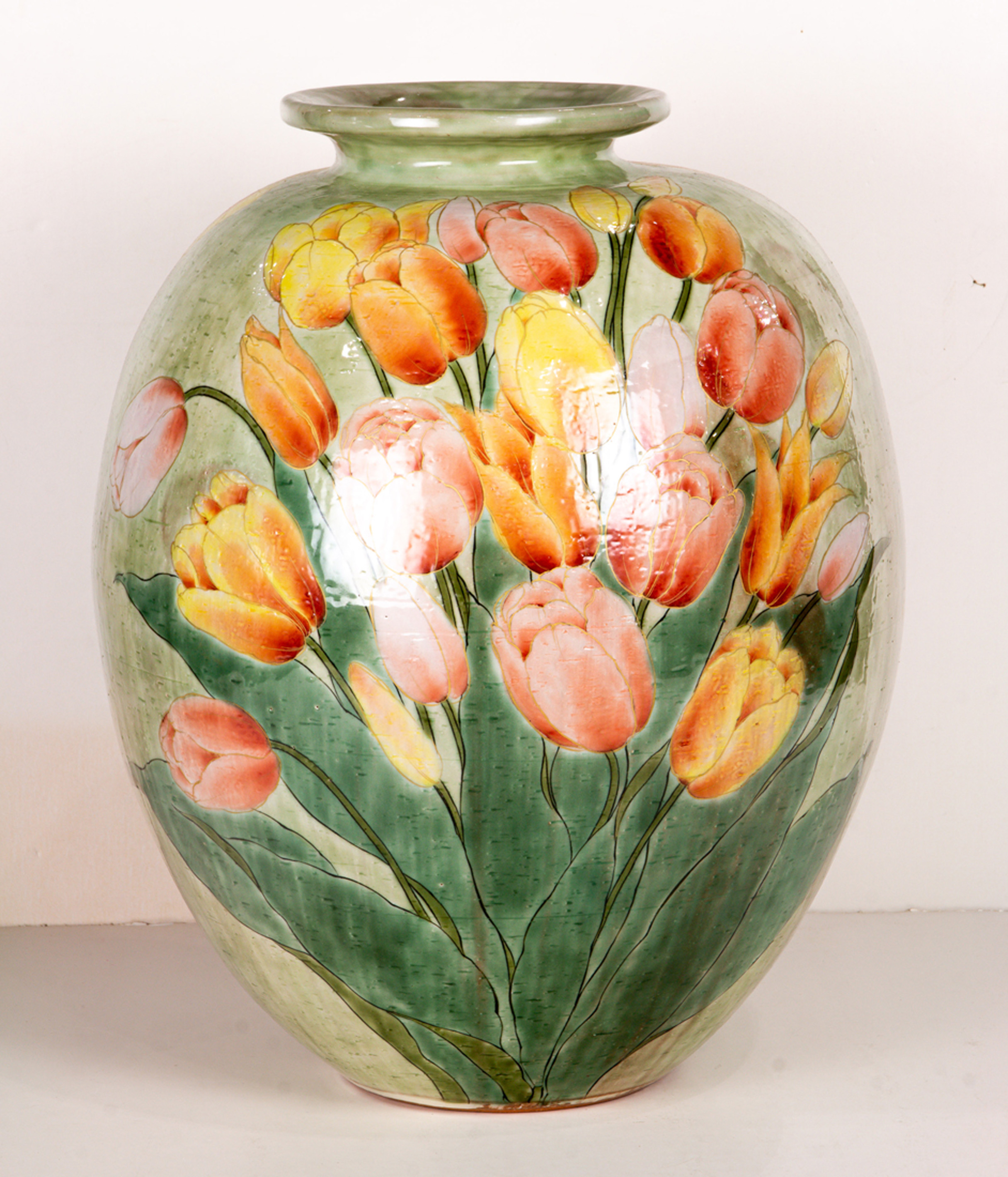 LARGE POTTERY VASE HAND PAINTED 3a36df