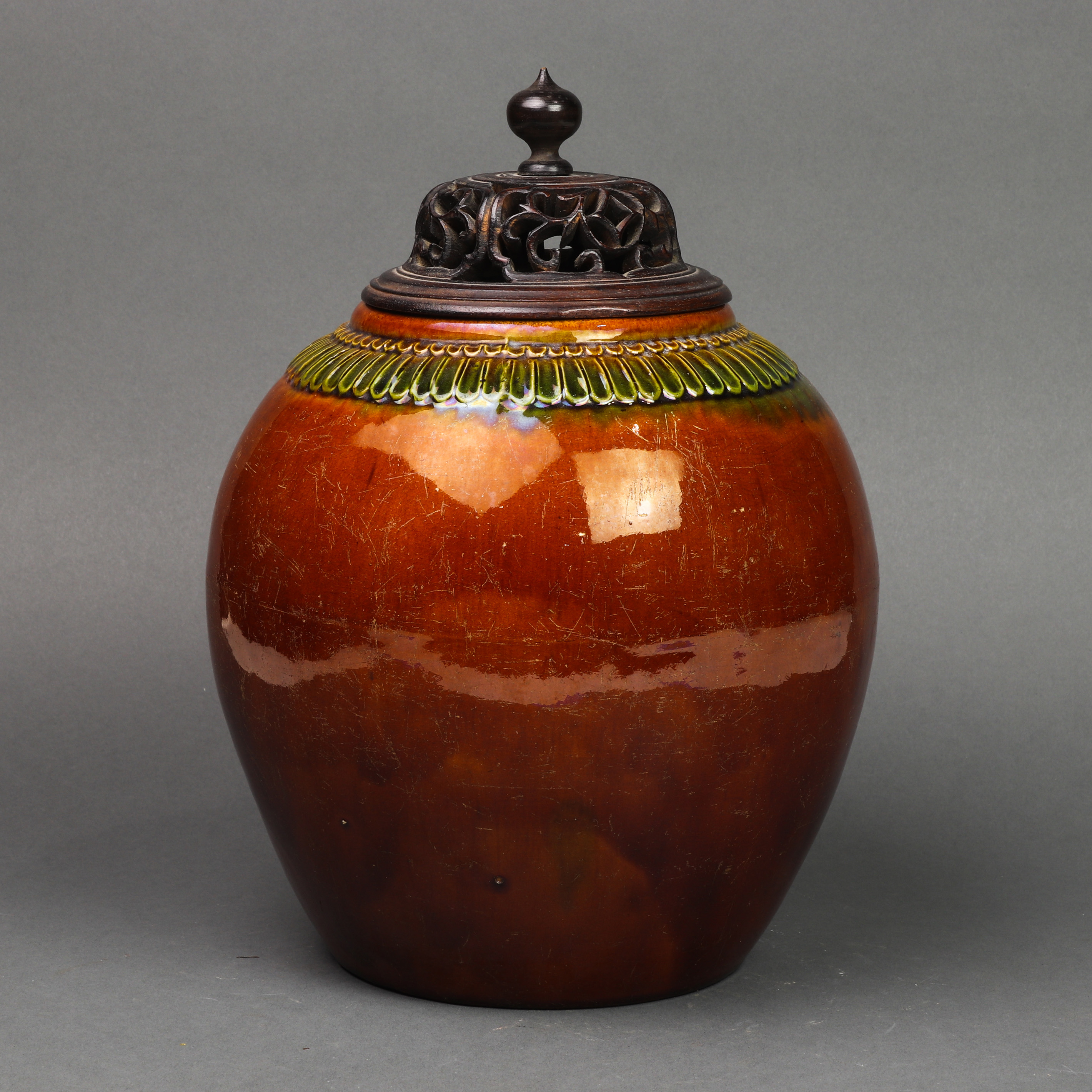 CHINESE SANCAI GLAZED JAR Chinese 3a376a