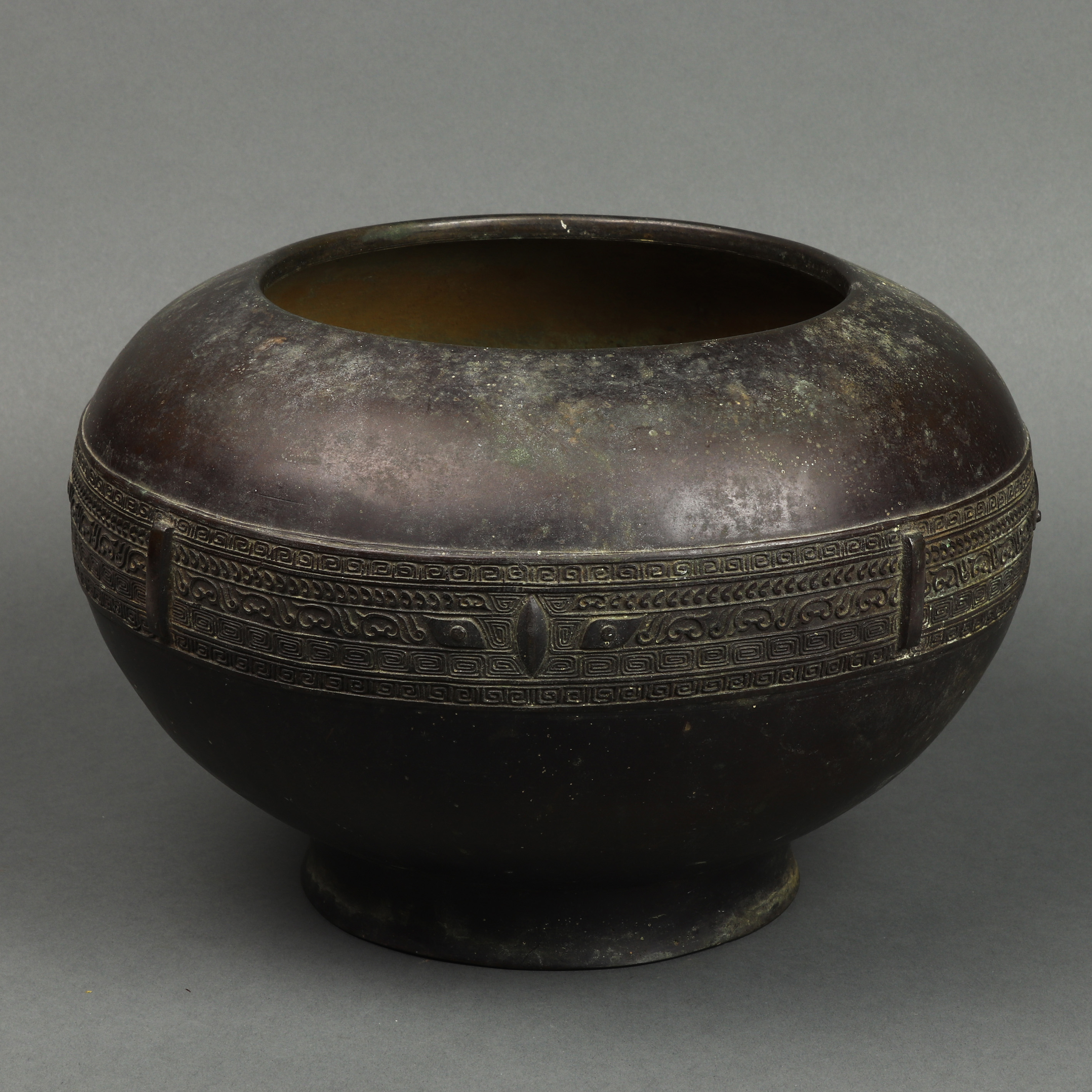 CHINESE ARCHAISTIC BRONZE VESSEL 3a3773