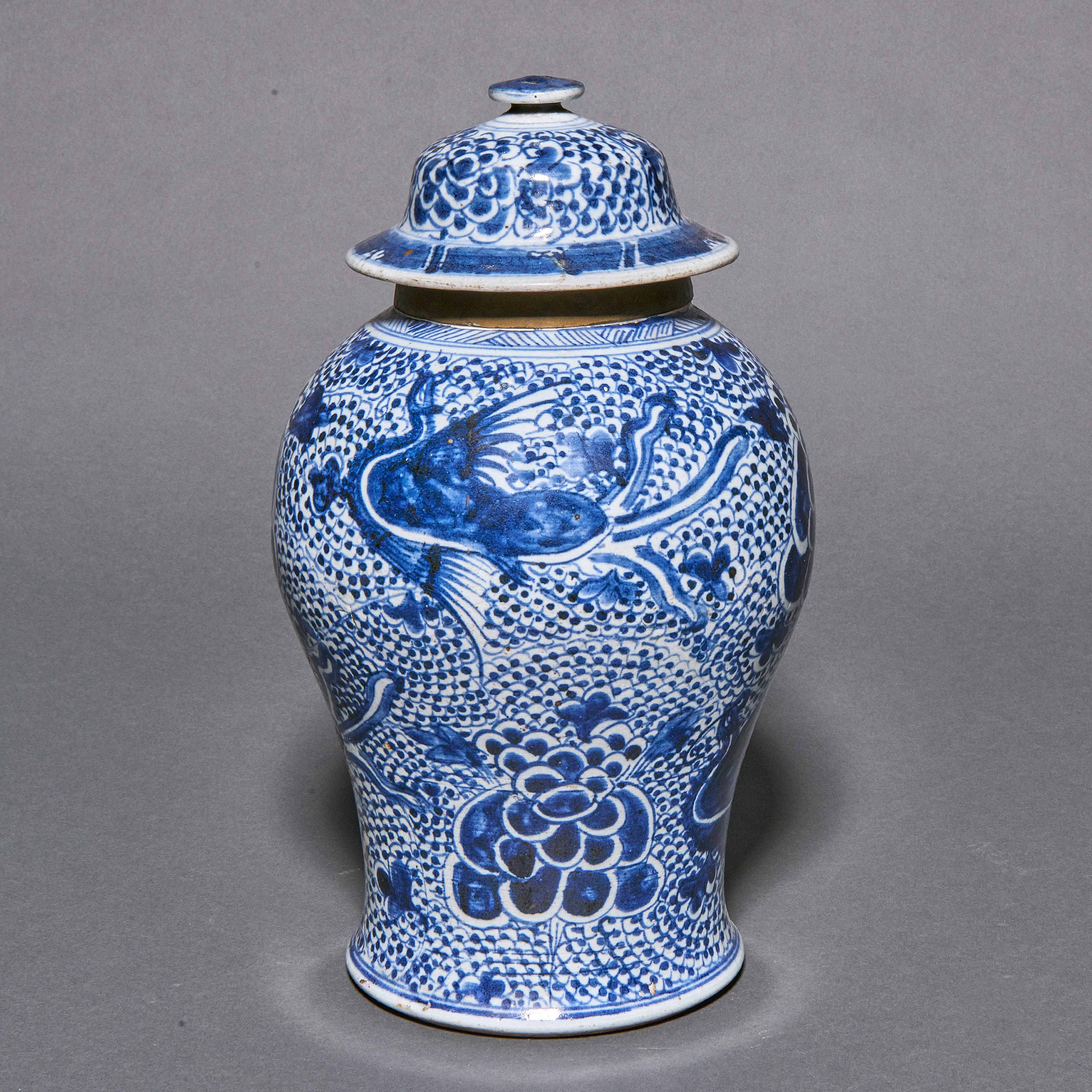 CHINESE BLUE AND WHITE JAR AND LID Chinese