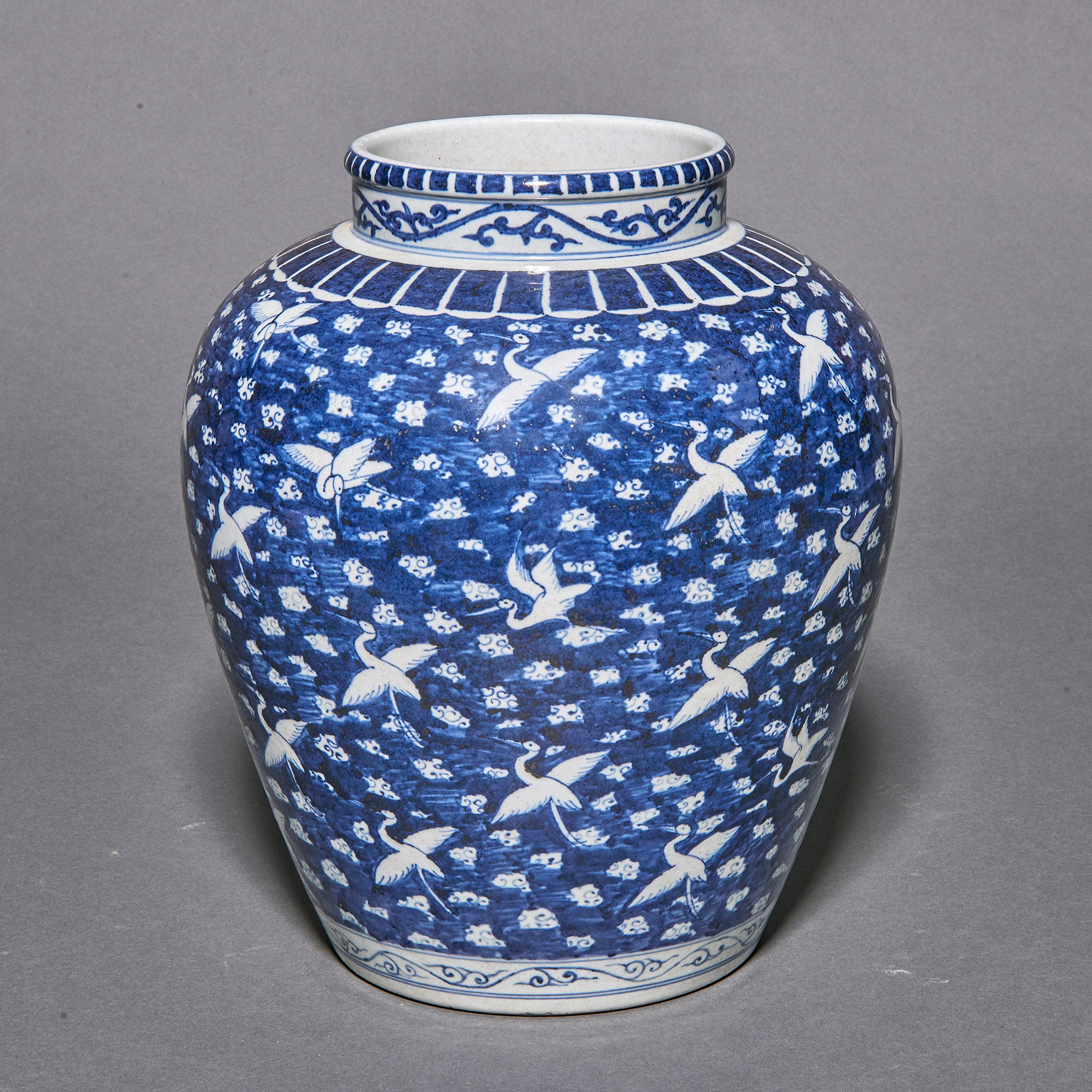CHINESE BLUE AND WHITE JAR Chinese 3a37c7