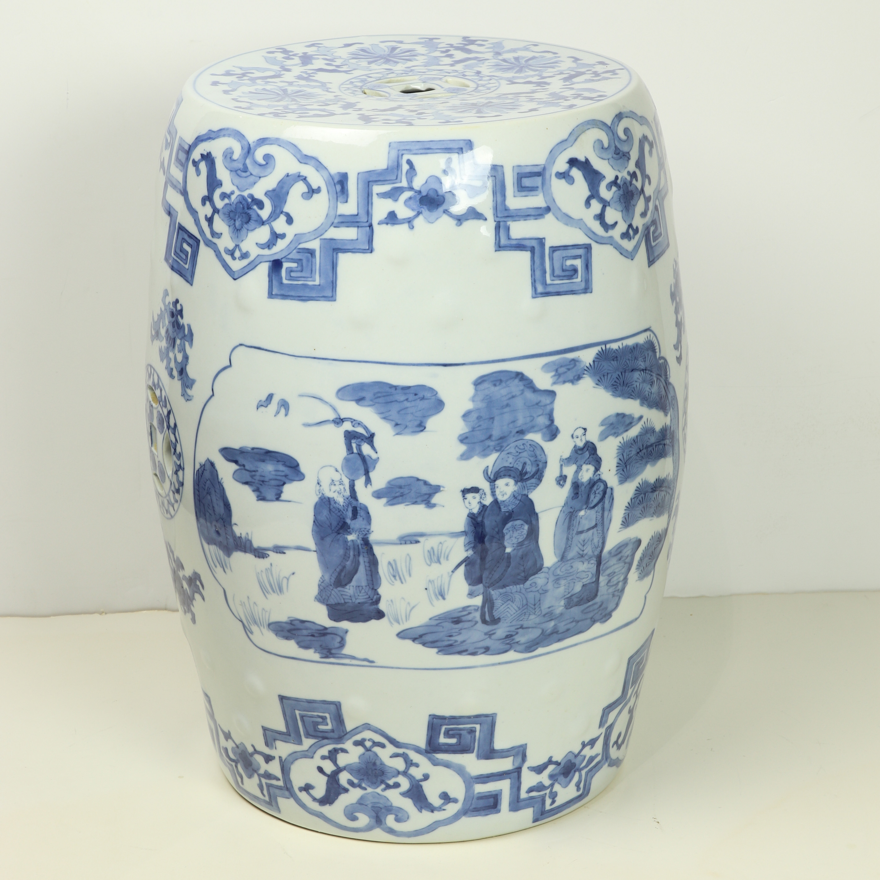 CHINESE BLUE AND WHITE GARDEN SEAT 3a37d1
