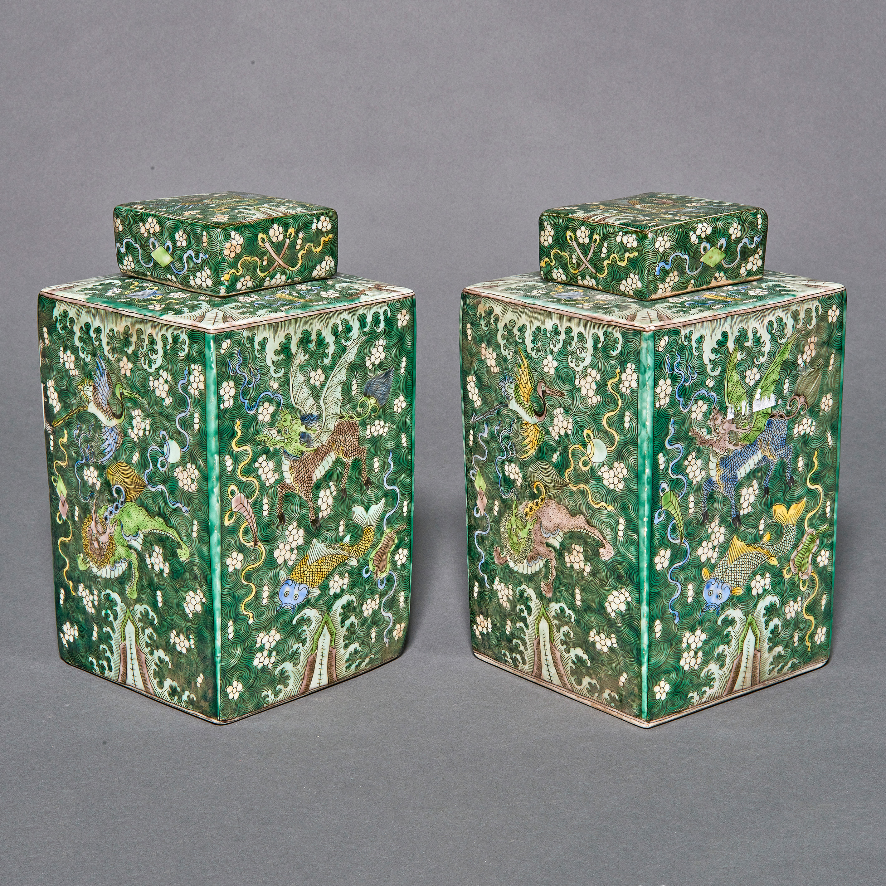 PAIR OF CHINESE FAMILLE VERTE SQUARE 3a37d4