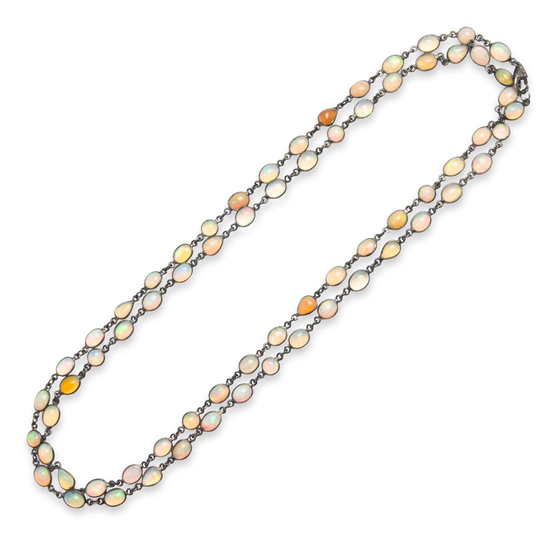 A SYNTHETIC OPAL NECKLACE A synthetic