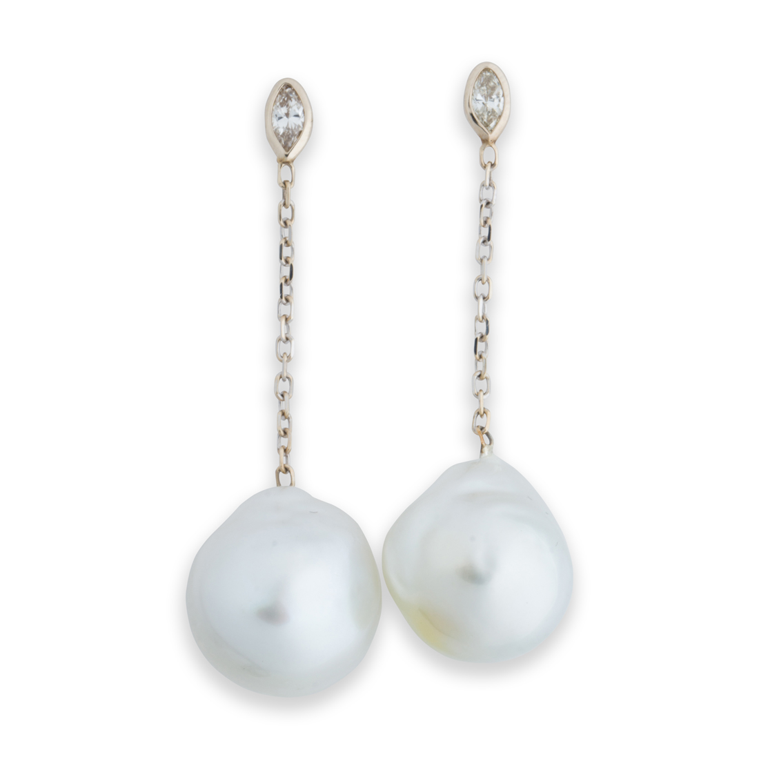 A PAIR OF SOUTH SEA PEARL DIAMOND 3a383b