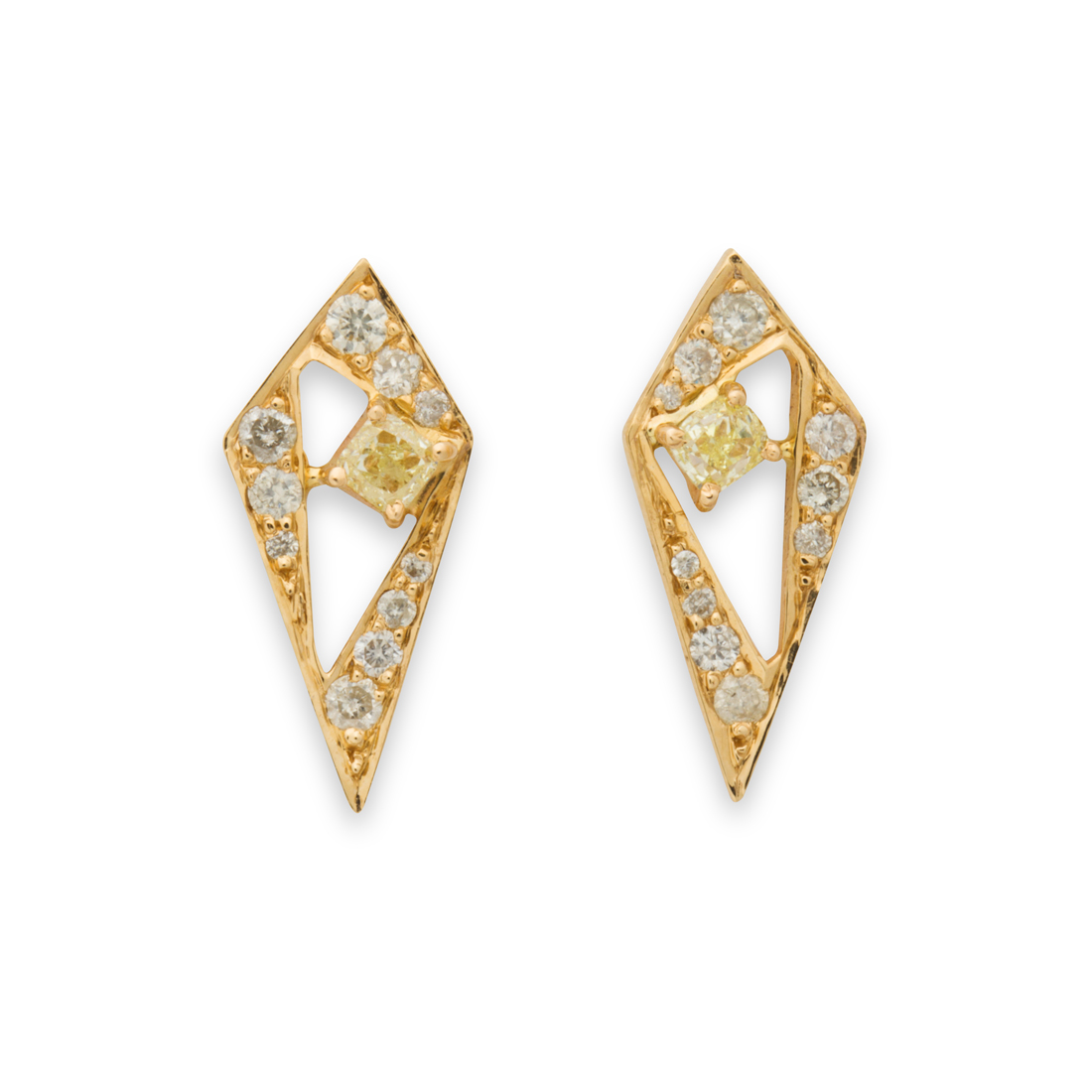 A PAIR OF DIAMOND AND EIGHTEEN