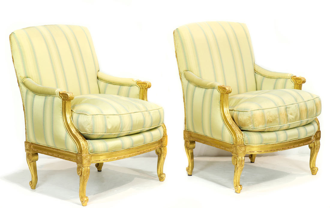 A PAIR OF GILTWOOD CARVED BERGERES 3a3938