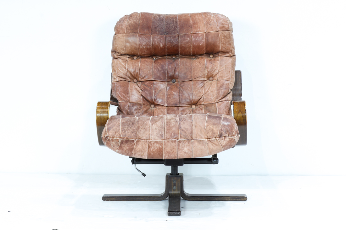 WESTNOFA LEATHER LOUNGE CHAIR Westnofa