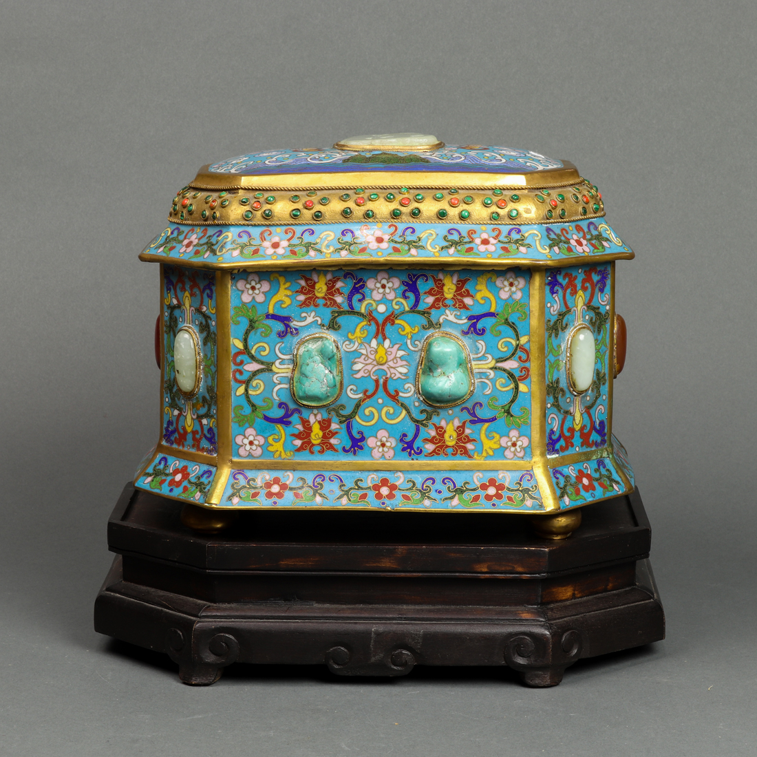 CHINESE CLOISONNE ENAMEL BOX WITH HARDSTONE