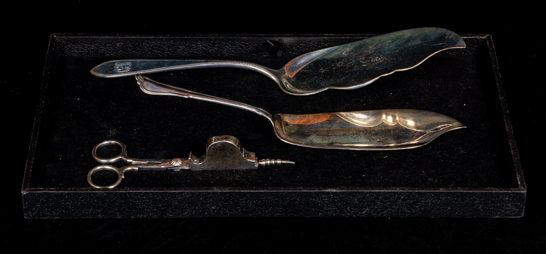 (LOT OF 2) STERLING FISH SERVERS: