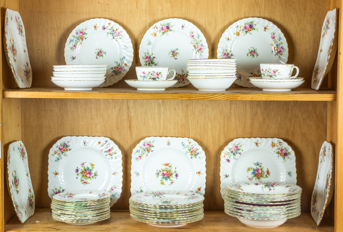 MINTON PARTIAL DINNER SERVICE IN